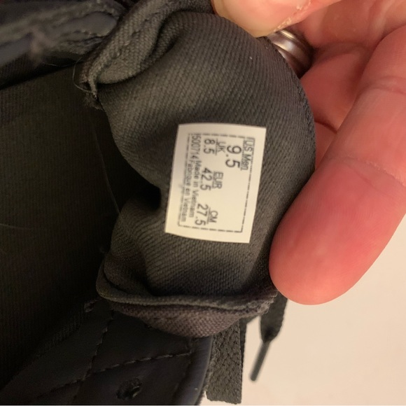 Vans - dark grey and maroon - LIKE NEW - Picture 4 of 4